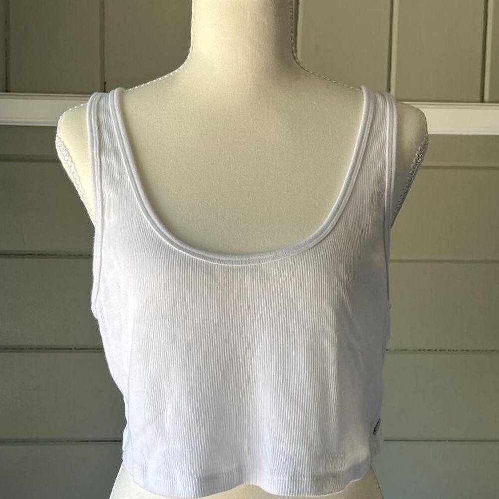 Aritzia Women's White Crop-top